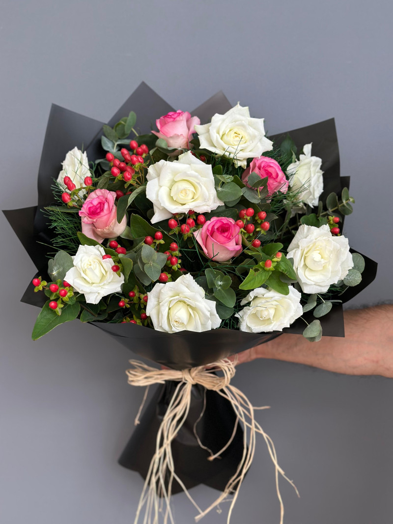 PEMBE BEYAZ GÜL BUKETİ