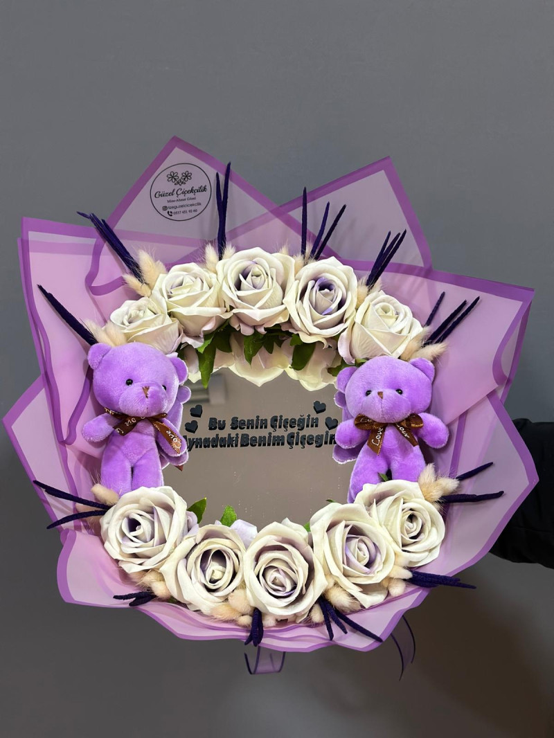 YAPAY GÜLLERLE AYNALI BUKET